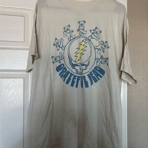 American Eagle Outfitters Cream Graphic Tee